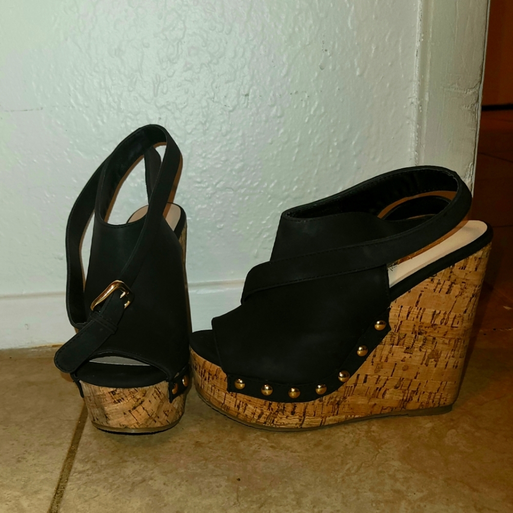 Black Wedges